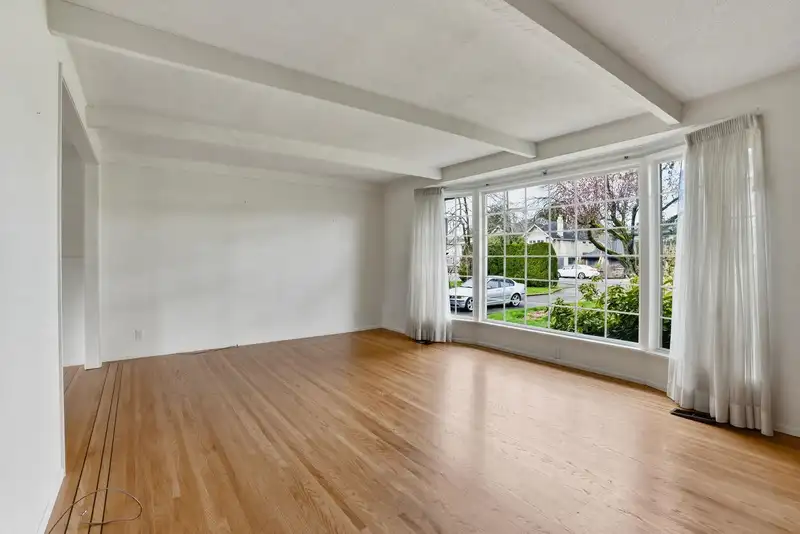 4952 FENTON DRIVE - photo 3 of 40