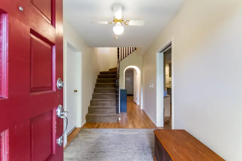 449 LAKEVIEW STREET - photo 3 of 37