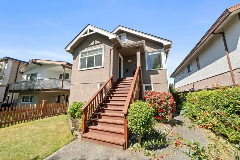 5743 ST. MARGARETS STREET - photo 3 of 37