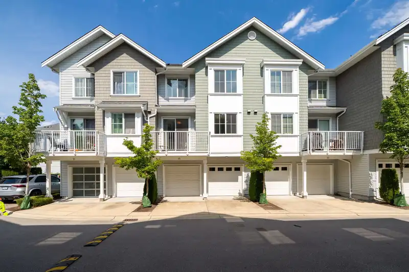 52 5550 ADMIRAL WAY - photo 1 of 40