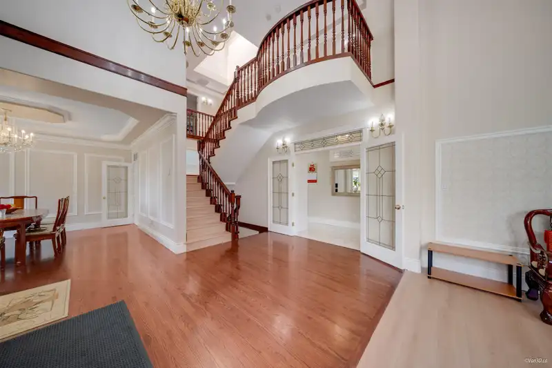 6589 KITCHENER STREET - photo 4 of 39