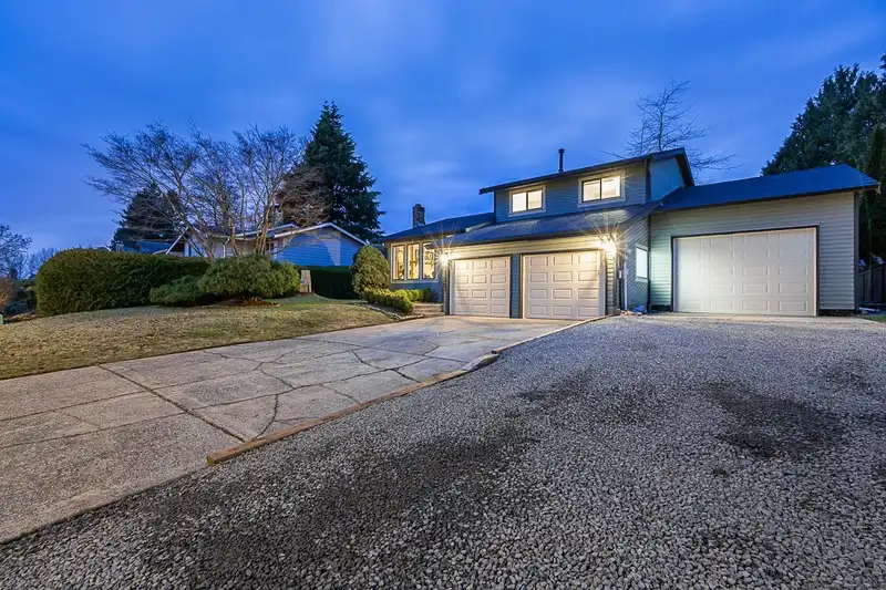 26943 32A AVENUE - photo 3 of 40