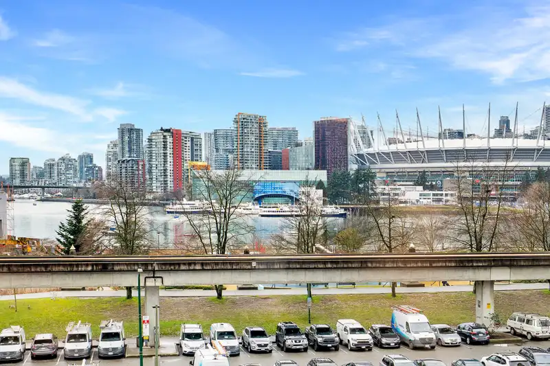 403 1188 QUEBEC STREET - photo 2 of 35
