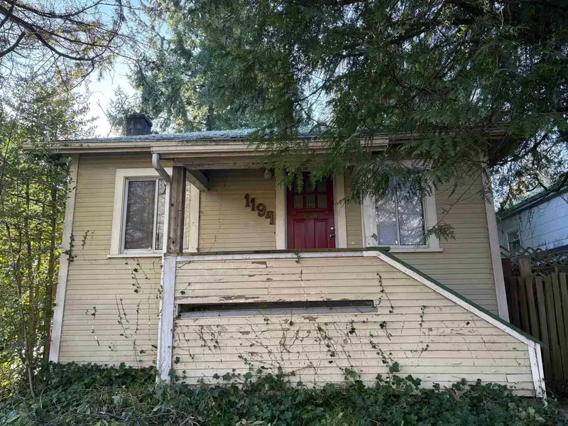 1194 E 18TH AVENUE - photo 1 of 5