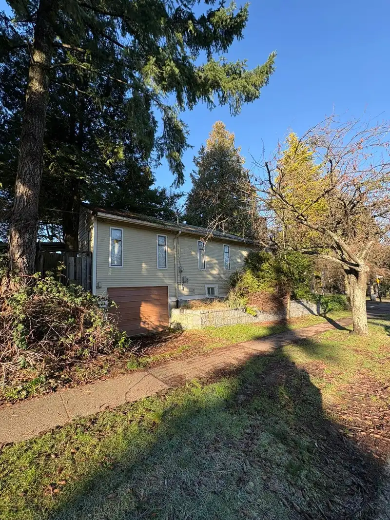 1194 E 18TH AVENUE - photo 4 of 5