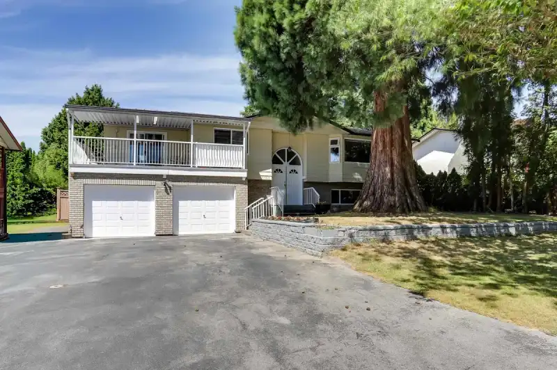 15135 86B AVENUE - photo 1 of 35