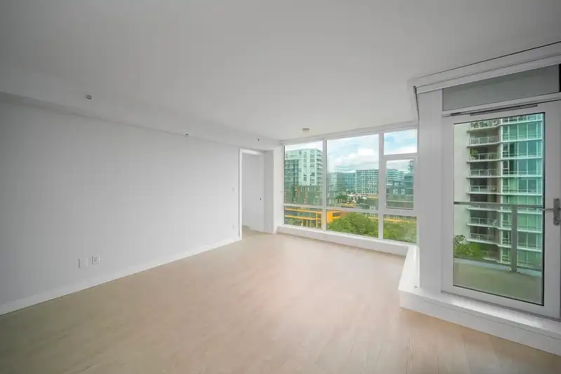 1005 6833 BUSWELL STREET - photo 2 of 35