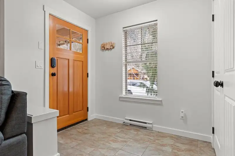 1862 BLACKBERRY LANE - photo 3 of 38