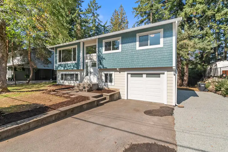 63797 BEECH AVENUE - photo 1 of 27