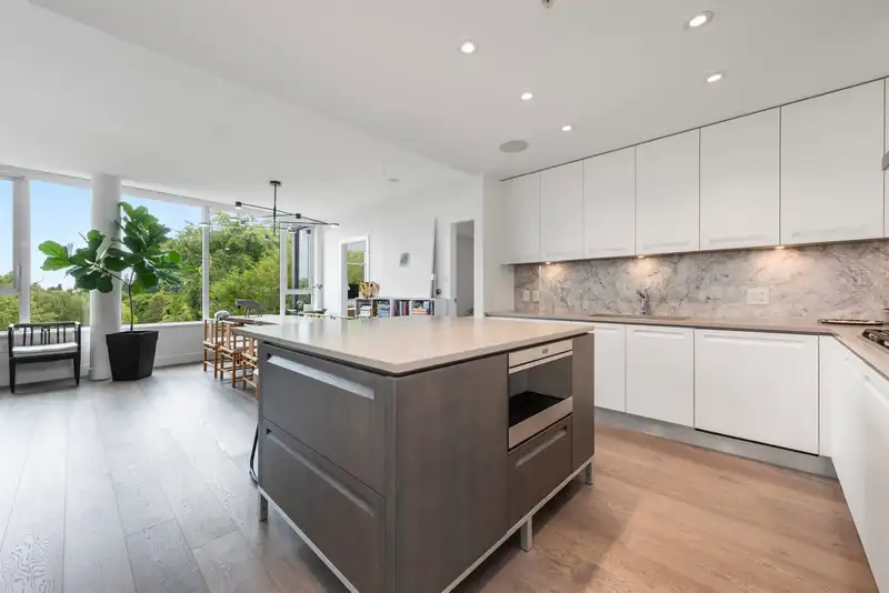 310 6333 W BOULEVARD - photo 4 of 36