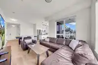 323 7506 199A STREET - thumbnail 6