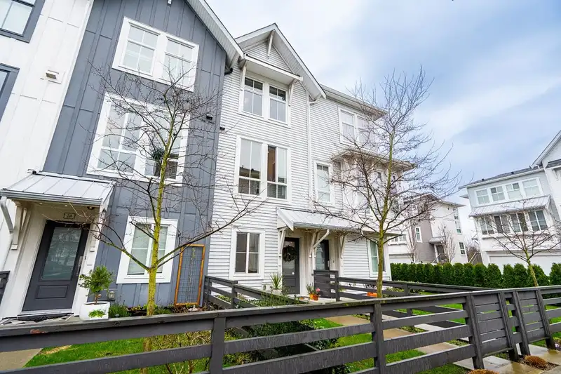 25 4716 ORCA WAY - photo 1 of 40