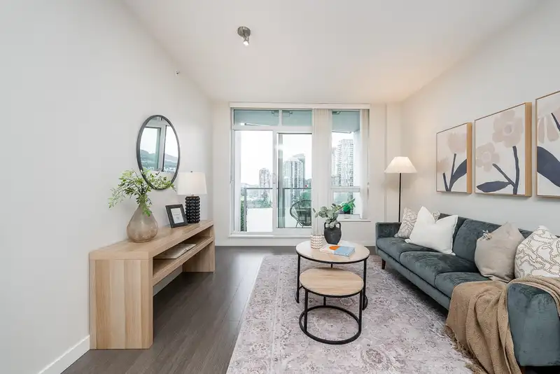 2207 3093 WINDSOR GATE - photo 2 of 40