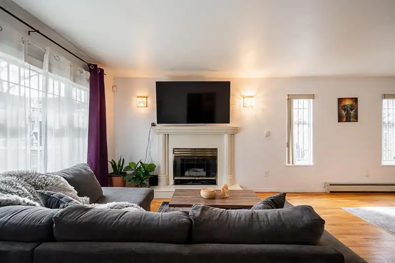 1407 E 12TH AVENUE - photo 3 of 30