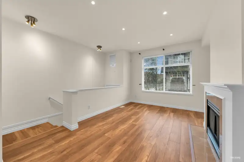 42 6888 ROBSON DRIVE - photo 2 of 30