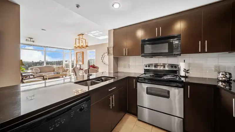 1702 555 DELESTRE AVENUE - photo 3 of 25