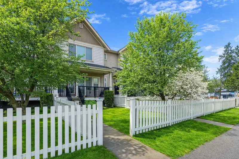 60 19097 64 AVENUE - photo 1 of 34