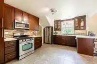 264 W QUEENS ROAD - thumbnail 12