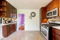 264 W QUEENS ROAD - thumbnail 14