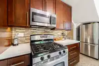 264 W QUEENS ROAD - thumbnail 15