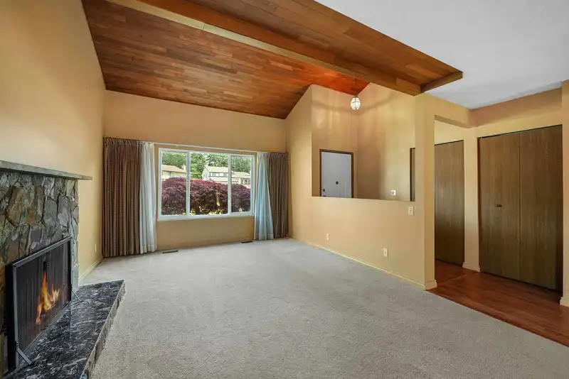 19661 50A AVENUE - photo 3 of 35