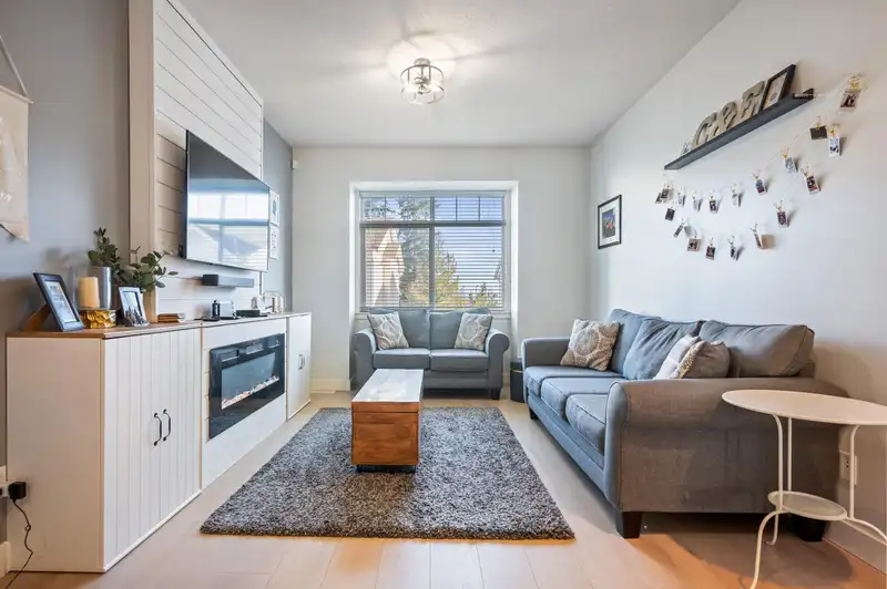 39 19551 66 AVENUE - photo 4 of 40