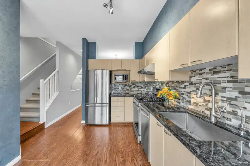 88 3711 ROBSON COURT - photo 2 of 37