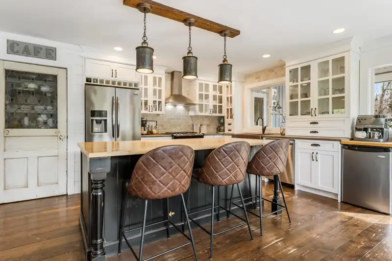 2284 ASHTON ROAD - photo 3 of 40