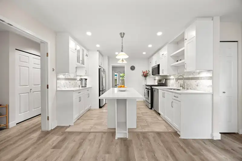 16 3471 REGINA AVENUE - photo 4 of 33