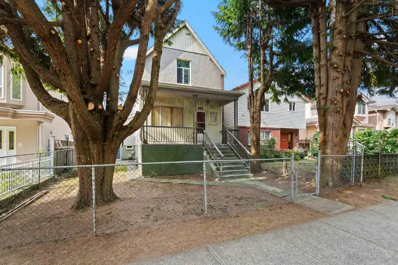 2673 PANDORA STREET - photo 2 of 23