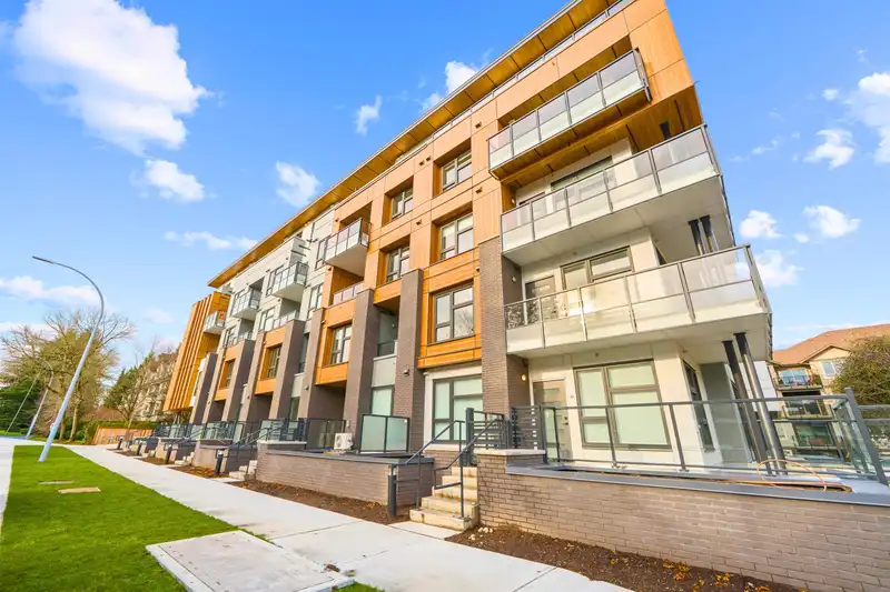 101 15353 17 AVENUE - photo 1 of 40