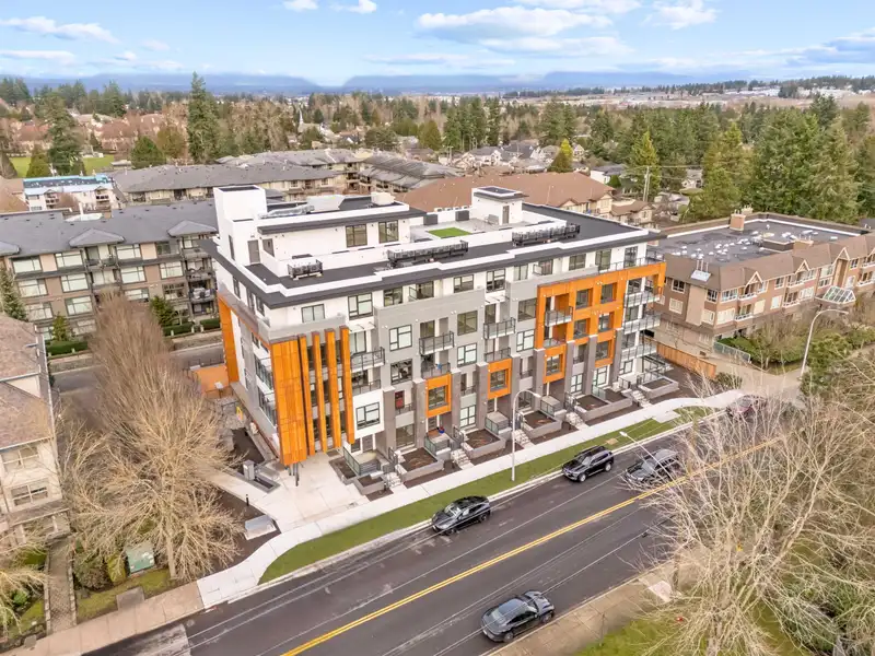 101 15353 17 AVENUE - photo 2 of 40