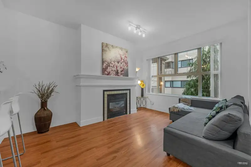 1305 4655 VALLEY DRIVE - photo 2 of 25
