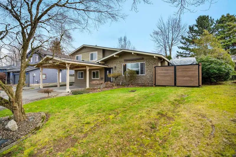 2228 GUILFORD DRIVE - photo 1 of 40