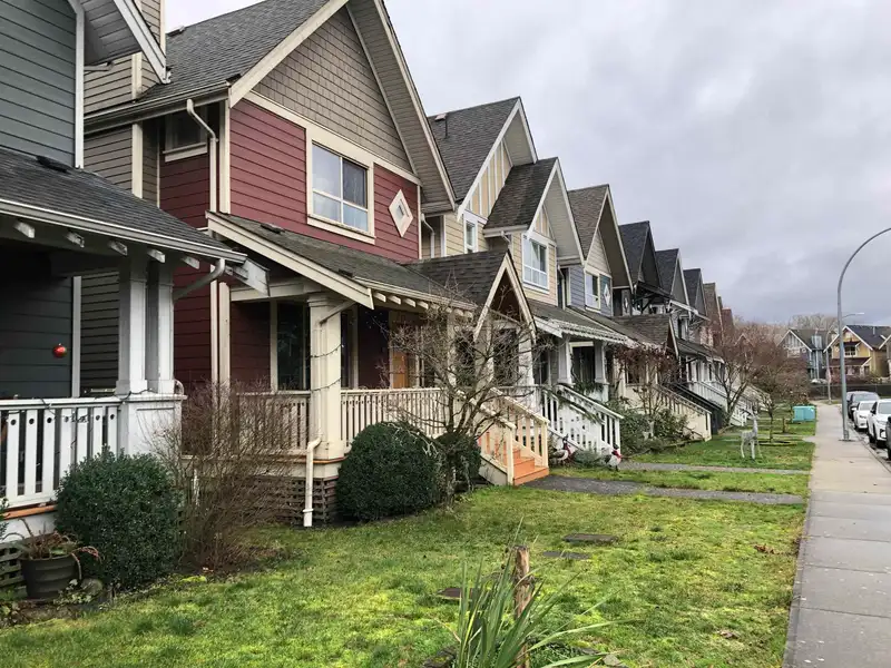 252 JENSEN STREET - photo 2 of 28
