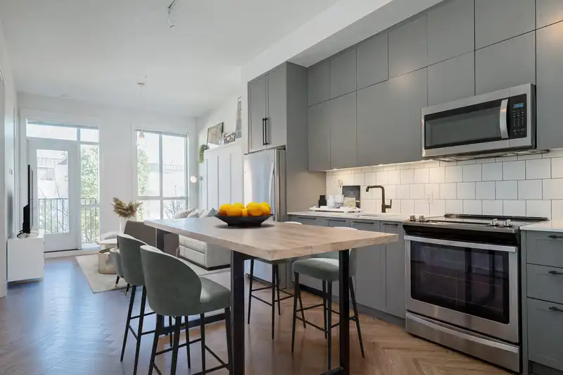 214 10168 149 STREET - photo 1 of 31