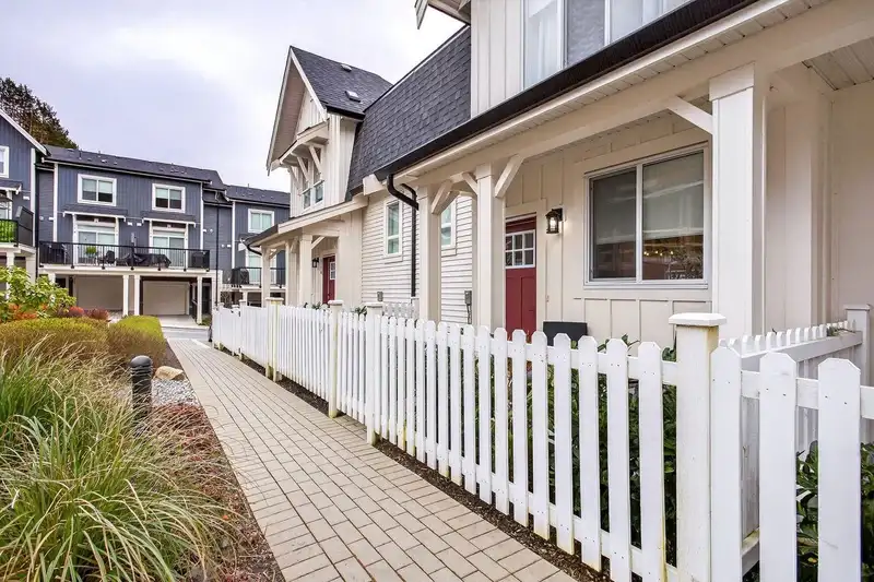 115 24951 112 AVENUE - photo 4 of 33
