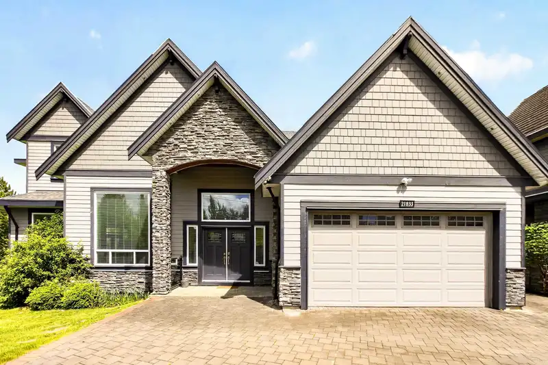 21833 51 AVENUE - photo 1 of 39