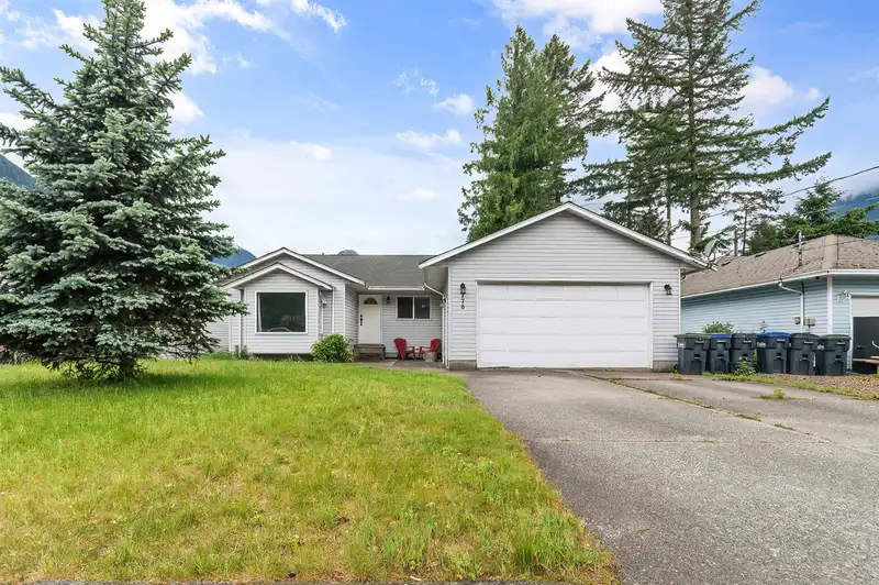 770 OLSON AVENUE - photo 1 of 37