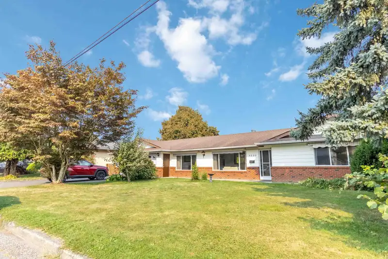 9220 COOTE STREET - photo 1 of 40