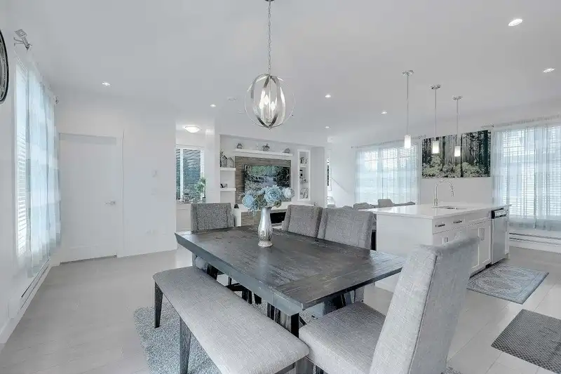 1 14499 64 AVENUE - photo 3 of 36