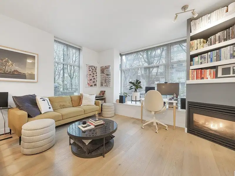 930 RICHARDS STREET - photo 3 of 31