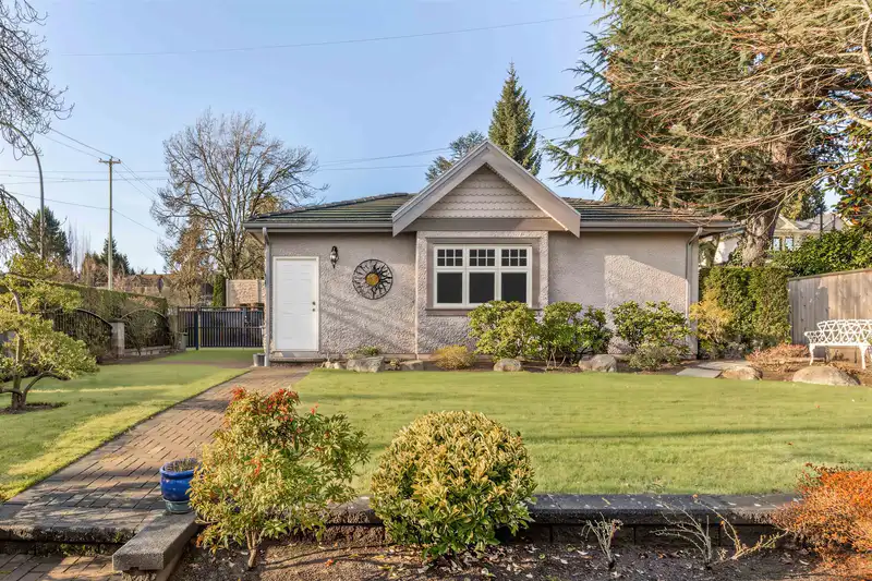 6981 LAUREL STREET - photo 4 of 38