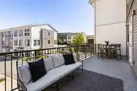 35 2891 MONTROSE AVENUE - thumbnail 9