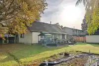 4457 46B STREET - thumbnail 4