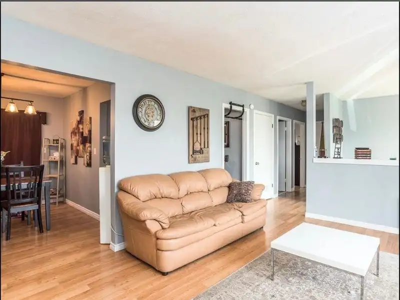 8565 BROADWAY STREET - photo 3 of 15