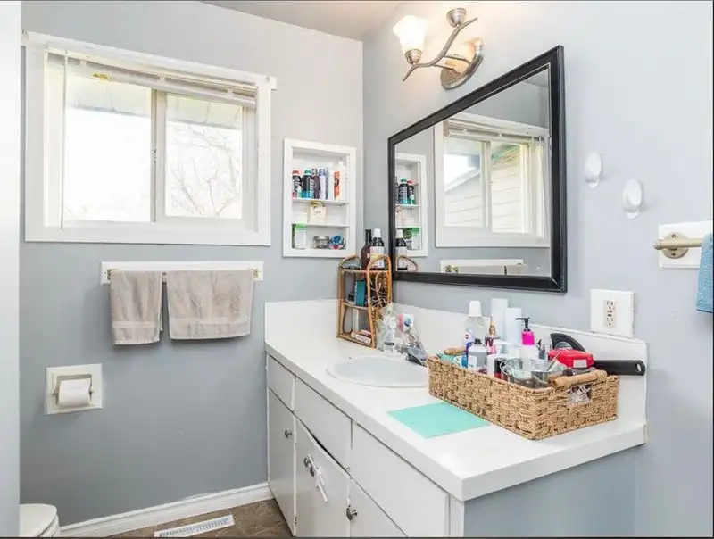 8565 BROADWAY STREET - photo 4 of 15