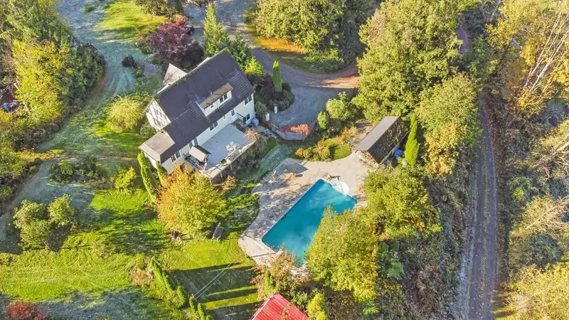 8561 BRADNER ROAD - photo 1 of 40