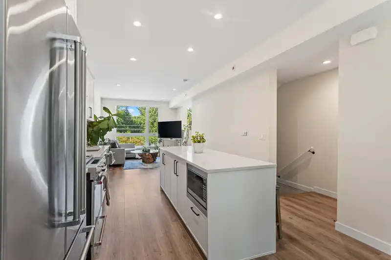 6 50 SEAVIEW DRIVE - photo 4 of 40