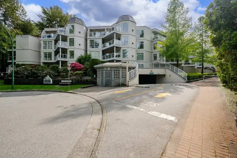 416 1220 LASALLE PLACE - photo 1 of 39